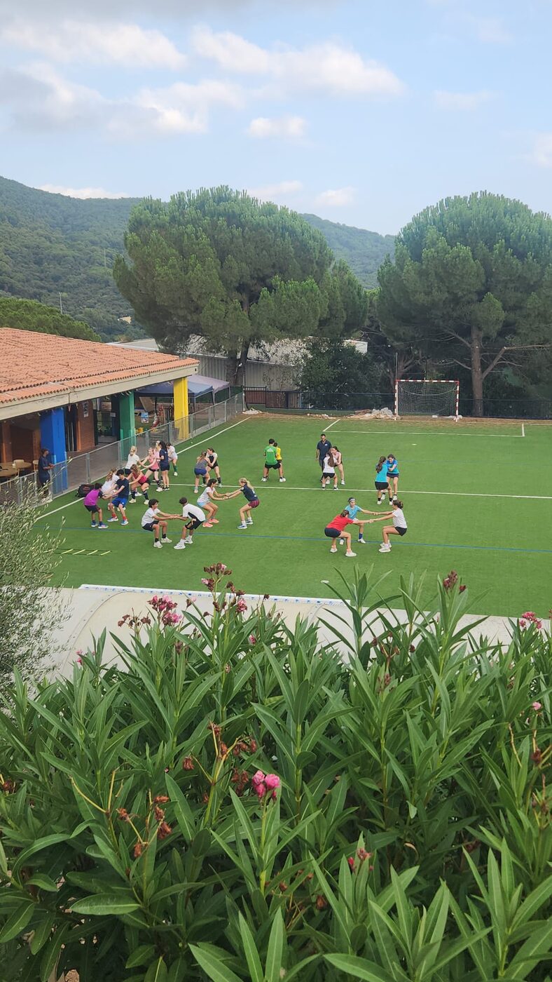 Sesión de preparación física en el campo exterior